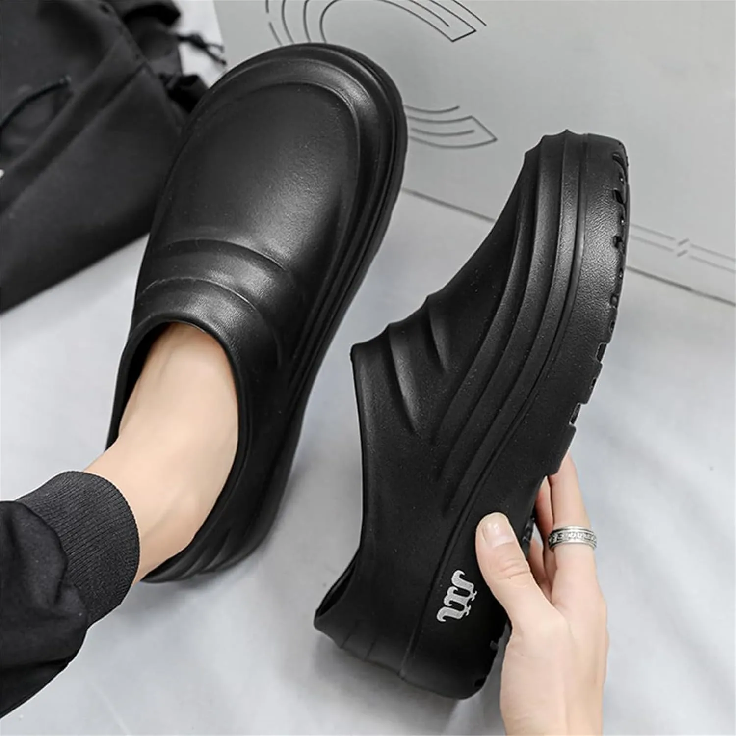 Armadillo Clogs for Nurses Chef Shoes Unisex Oil Resistant for Men Non Slip Work Shoes Women Food Service Comfortable Lightweight Nursing Shoe Waterproof Soft Beach Driving Sandals with Arch Support