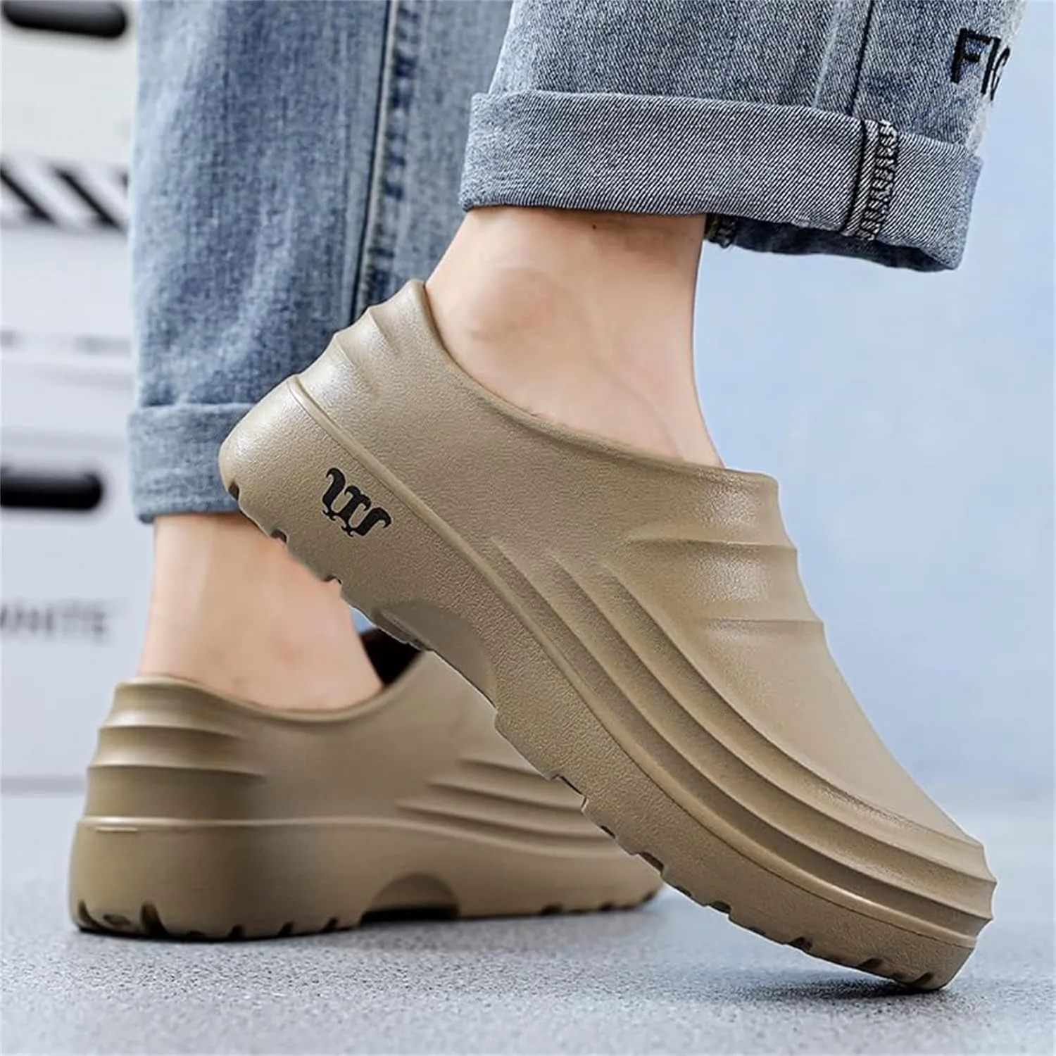 Armadillo Clogs for Nurses Chef Shoes Unisex Oil Resistant for Men Non Slip Work Shoes Women Food Service Comfortable Lightweight Nursing Shoe Waterproof Soft Beach Driving Sandals with Arch Support