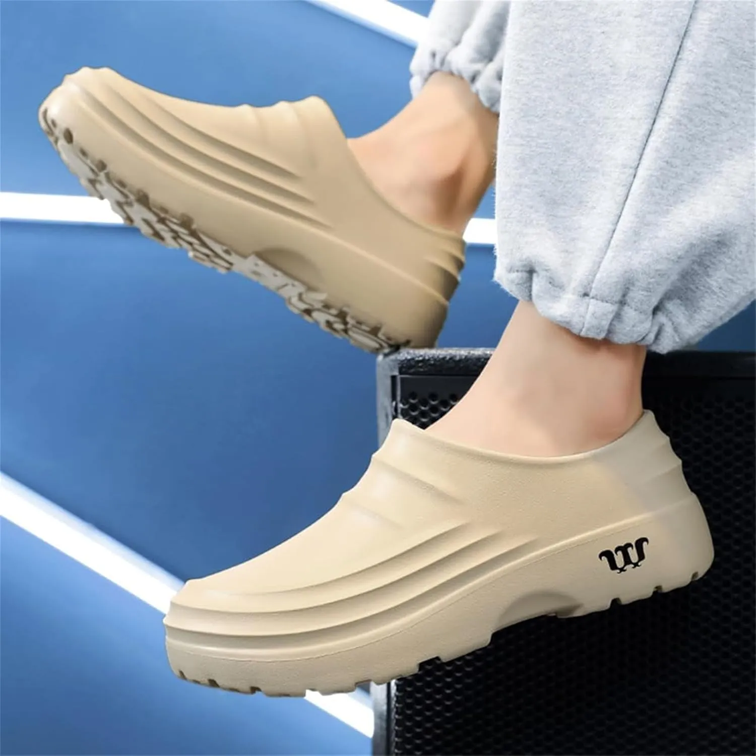 Armadillo Clogs Nurses Shoes for Women Men Chef Garden Shoes Non Slip Work Shoe Women Food Service Non Slip Kitchen Clogs Oil Resistant Nursing Shoe Waterproof Lightweight Sneakers Unisex