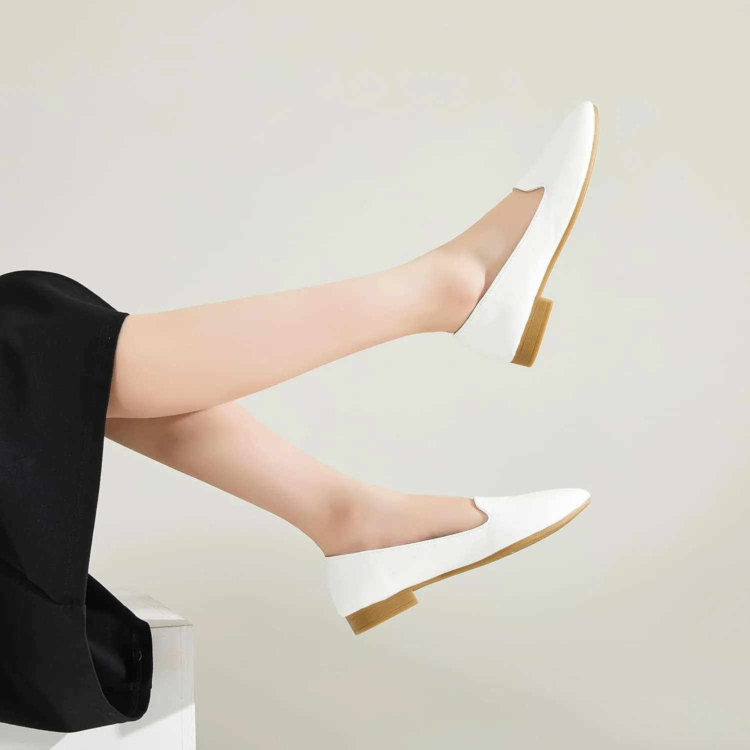 BABUDOG Womens Flats with Synthetic Leather,Classic Black and White Flats Shoes,Dress Shoes for Women