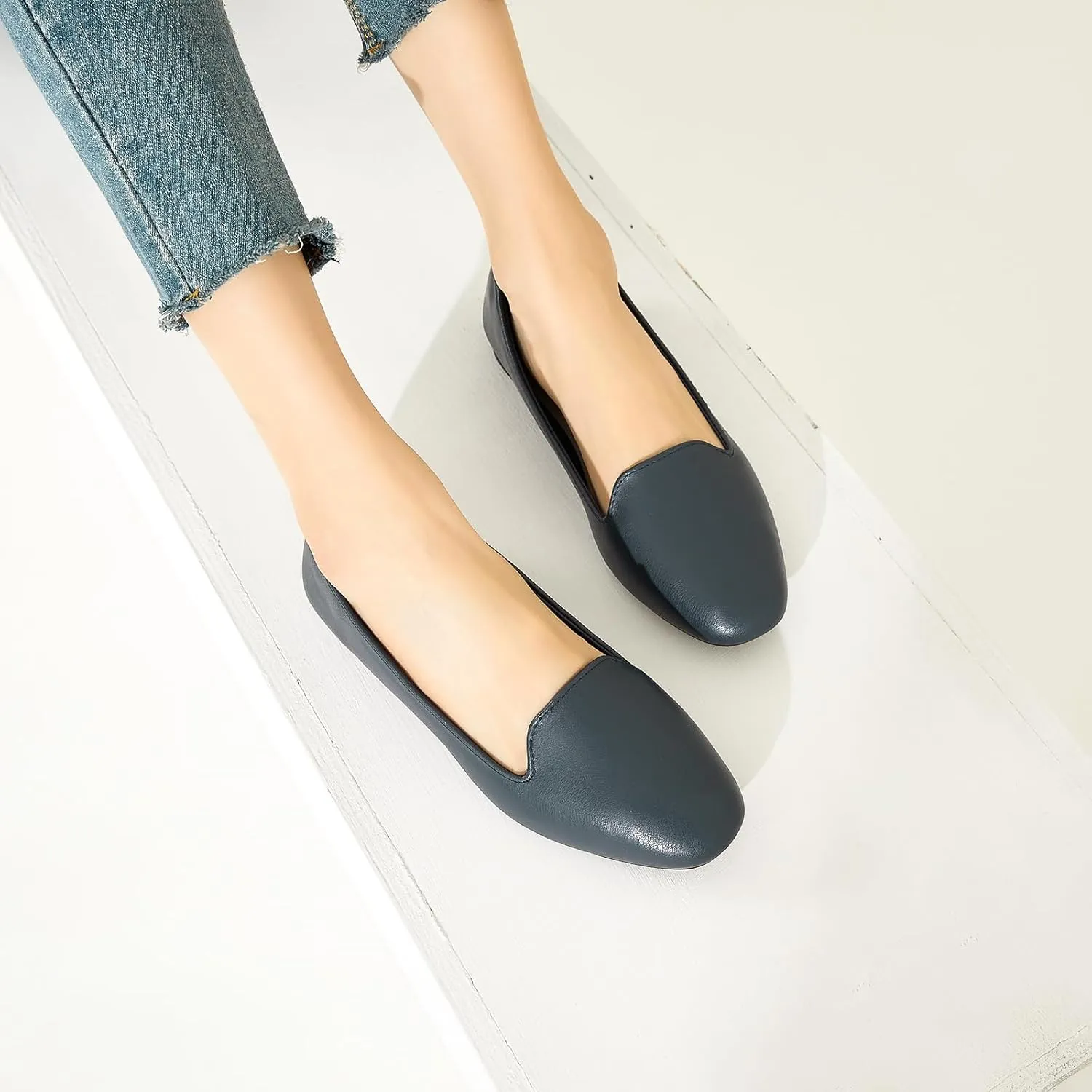 BABUDOG Womens Flats with Synthetic Leather,Classic Black and White Flats Shoes,Dress Shoes for Women