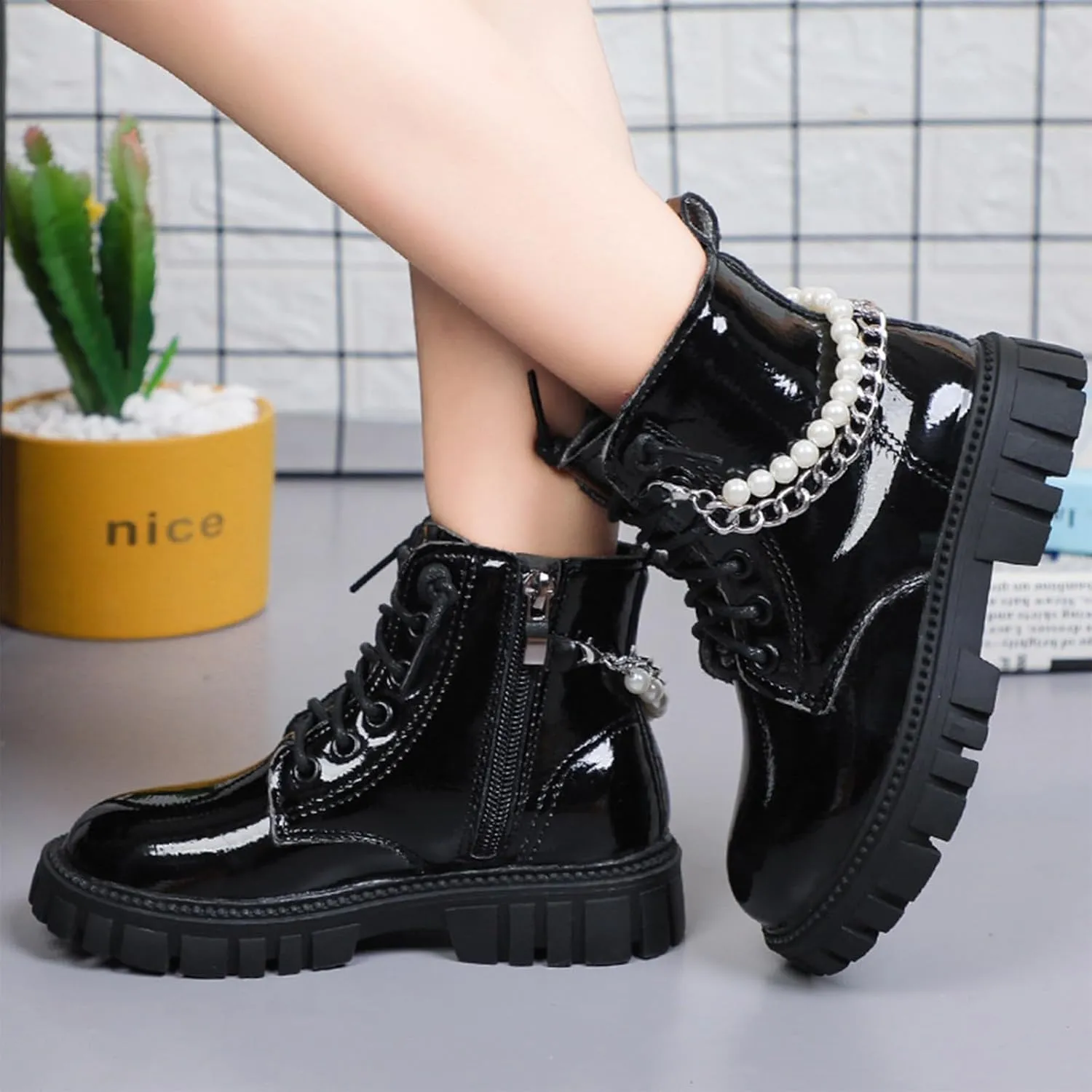Girls Glitter Pearl Chain Boots Fashion Girls British Style Short Boots Fall Winter Big Kids Leather Soft-Sole Ankle Boots