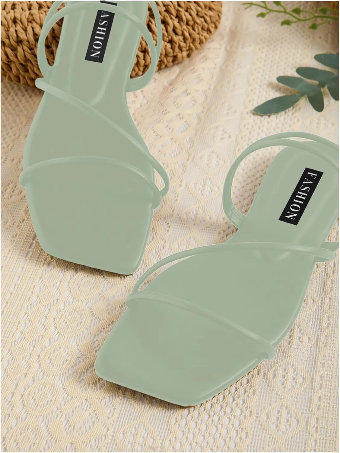 GORGLITTER Women's Strappy Sandals Criss Cross Strap Flat Sandals Open Toe Slides Shoes