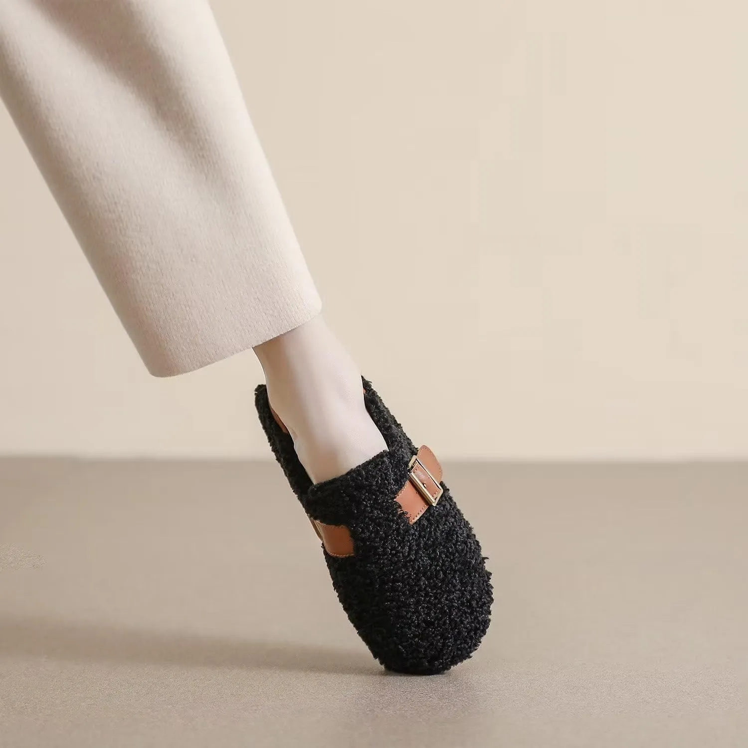 Hee grand Winter Faux Fleece Cozy Flats for Women Fur Lining Warm Fuzzy Soft Flats Anti-Slip Sole Indoor/Outdoor