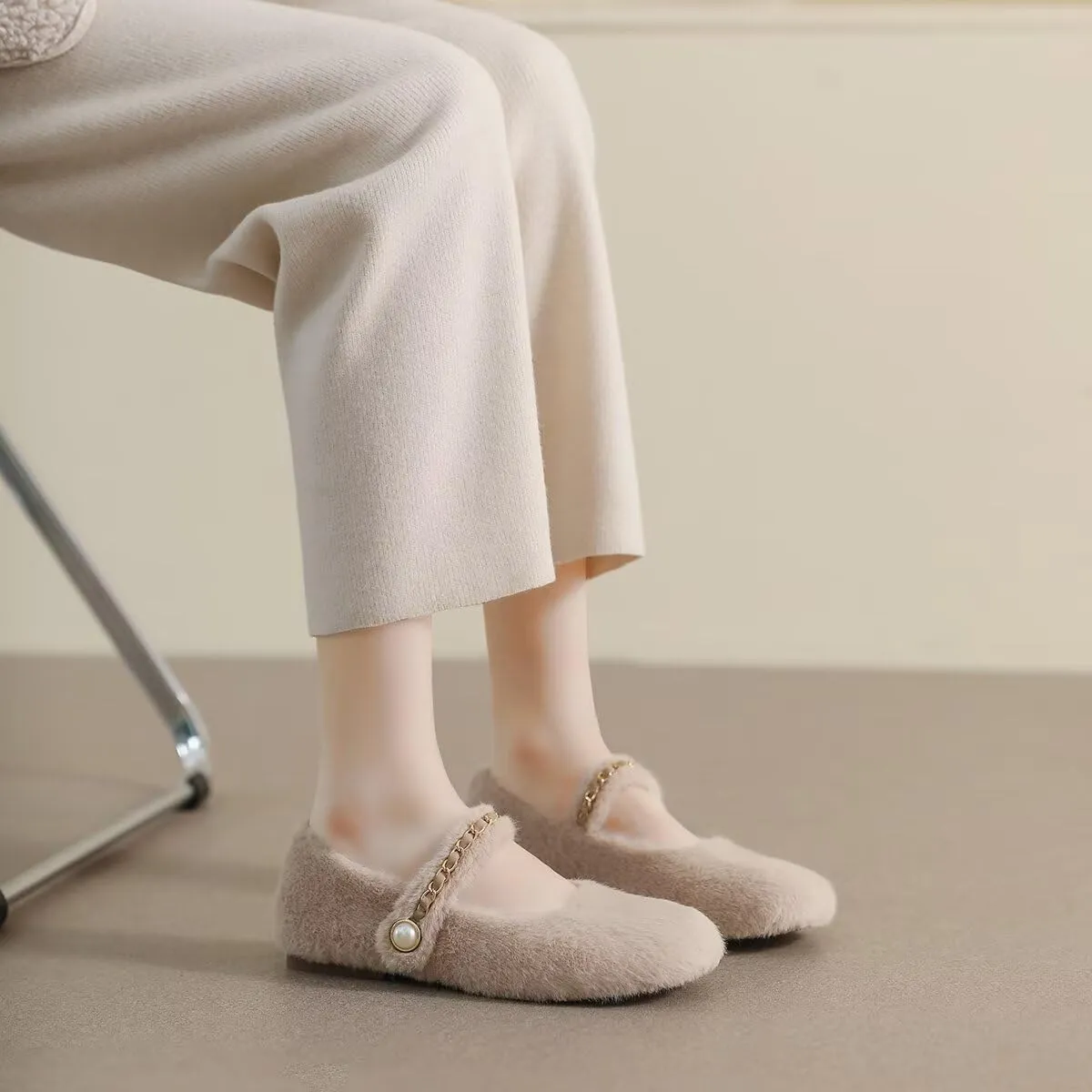 Hee grand Winter Plush Mary Jane Shoes for Women Fuzzy Warm Cozy Flats Comfy Anti-Slip Soft Fur Flats