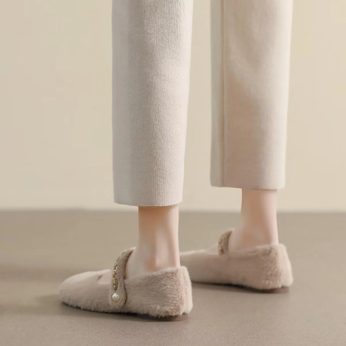 Hee grand Winter Plush Mary Jane Shoes for Women Fuzzy Warm Cozy Flats Comfy Anti-Slip Soft Fur Flats