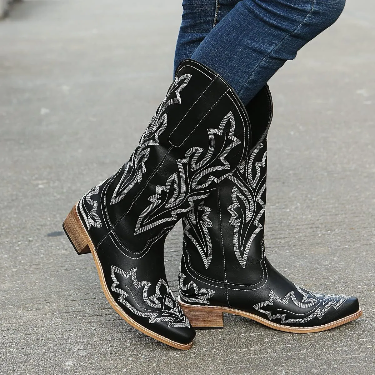 Lausiuoe Cowboy Boots For Women Wide Calf Low Heel Western Cowgirl Boots Knee High Embroidered Fashion Retro Boot Pull-On
