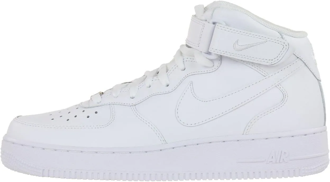 NIKE Men's Sneakers