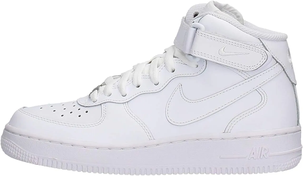 NIKE Men's Sneakers