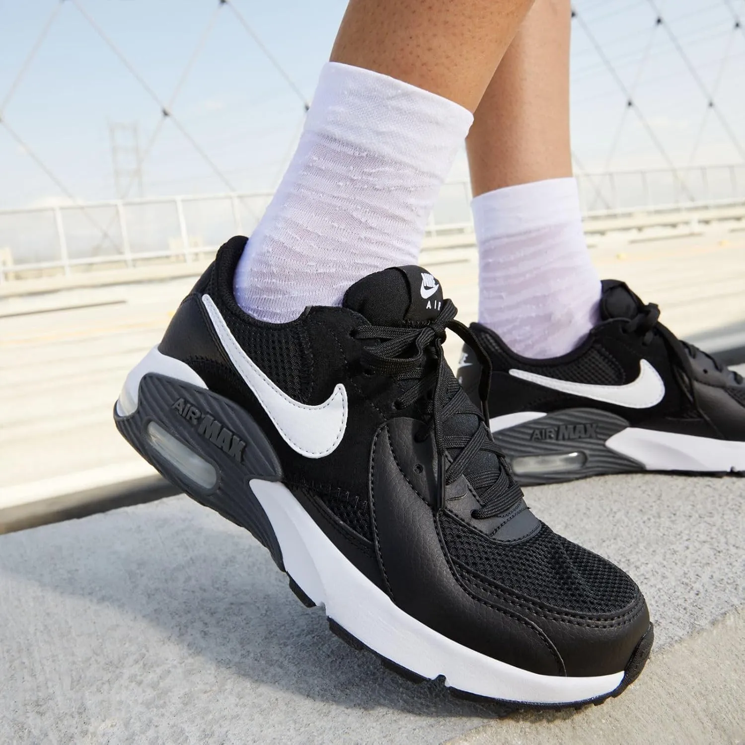 NIKE Men's Sneakers