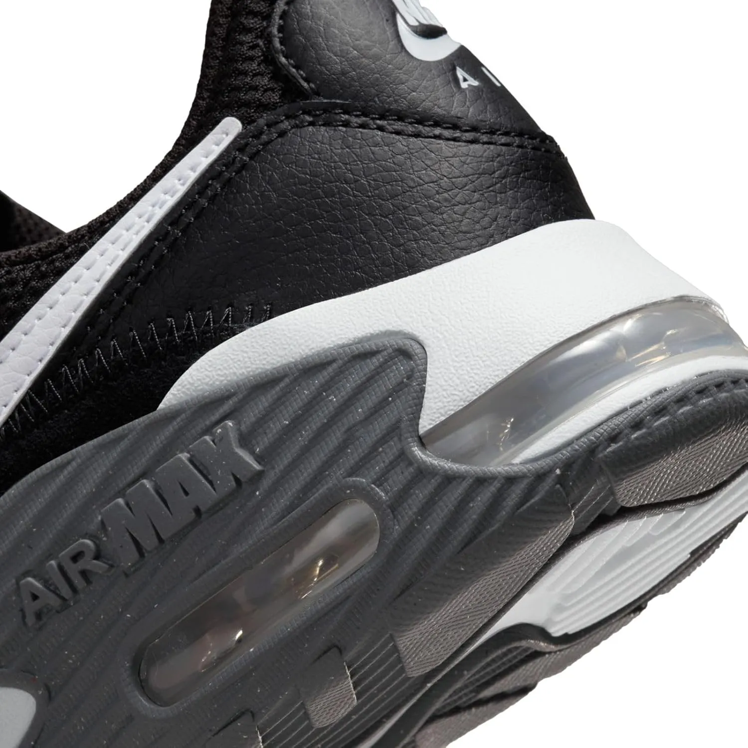NIKE Men's Sneakers