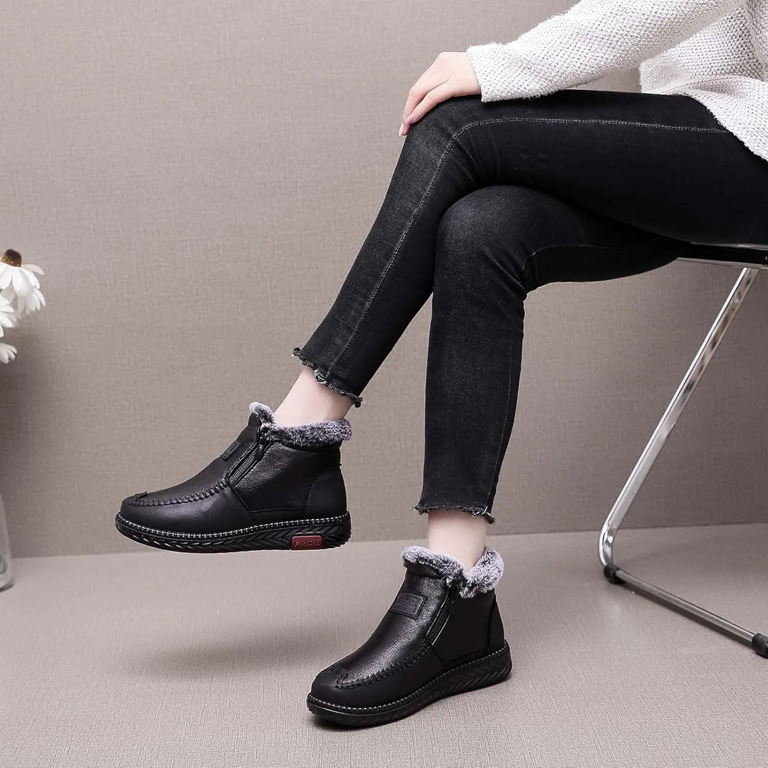 oiangi Snow Boots for Women Platform Ankle Booties Leather Zipper Thickened Plush Warm Flat Booties Comfortable Winter Non-slip Ladies Shoes