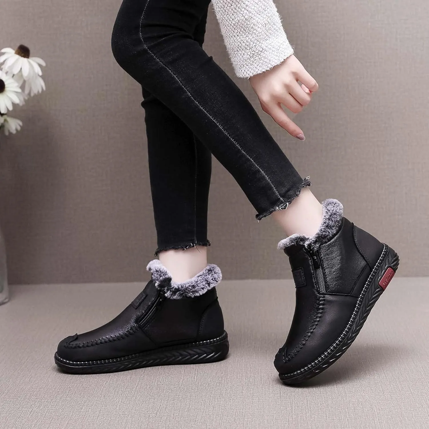 oiangi Snow Boots for Women Platform Ankle Booties Leather Zipper Thickened Plush Warm Flat Booties Comfortable Winter Non-slip Ladies Shoes