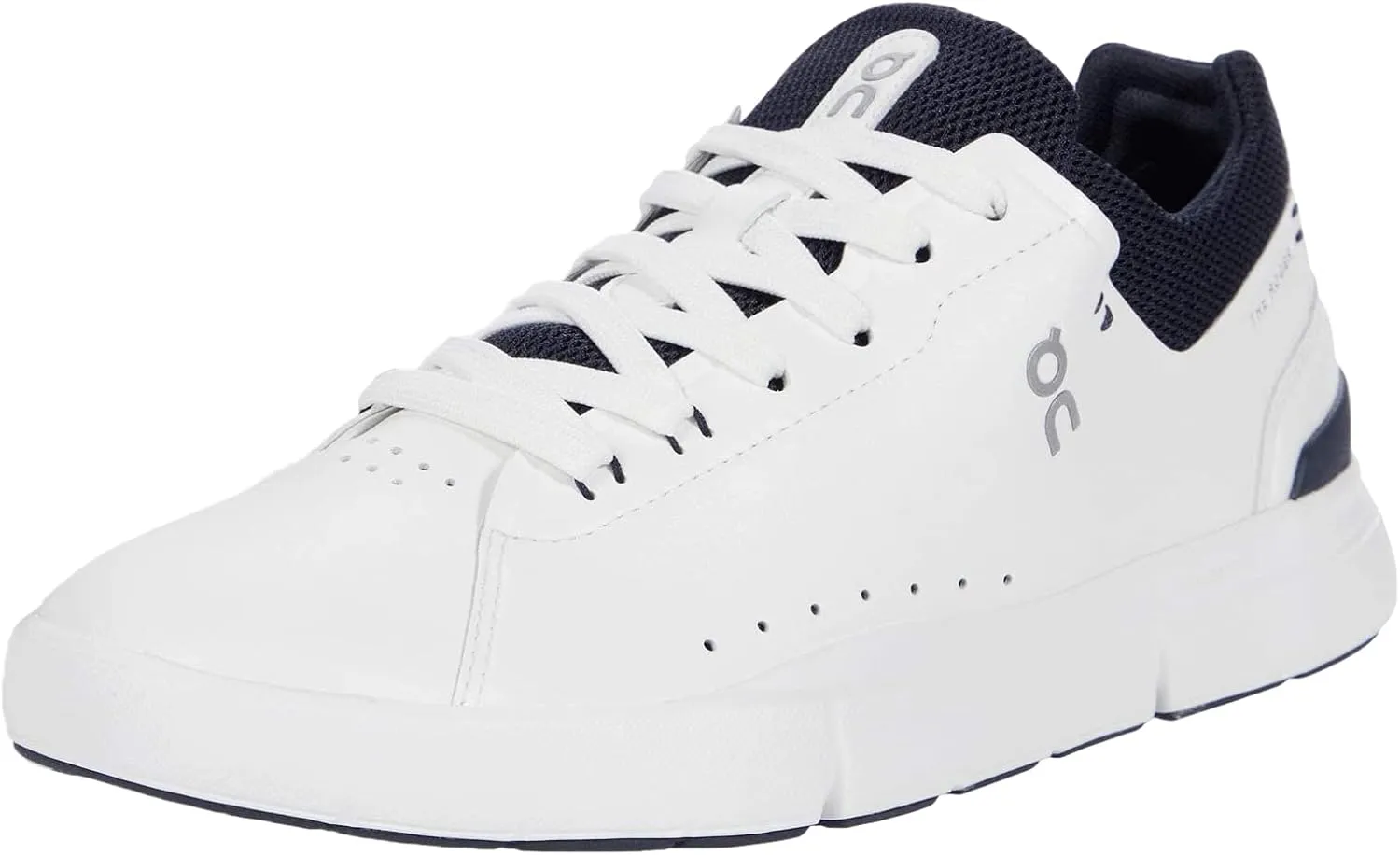 On Women's The Roger Advantage Sneakers