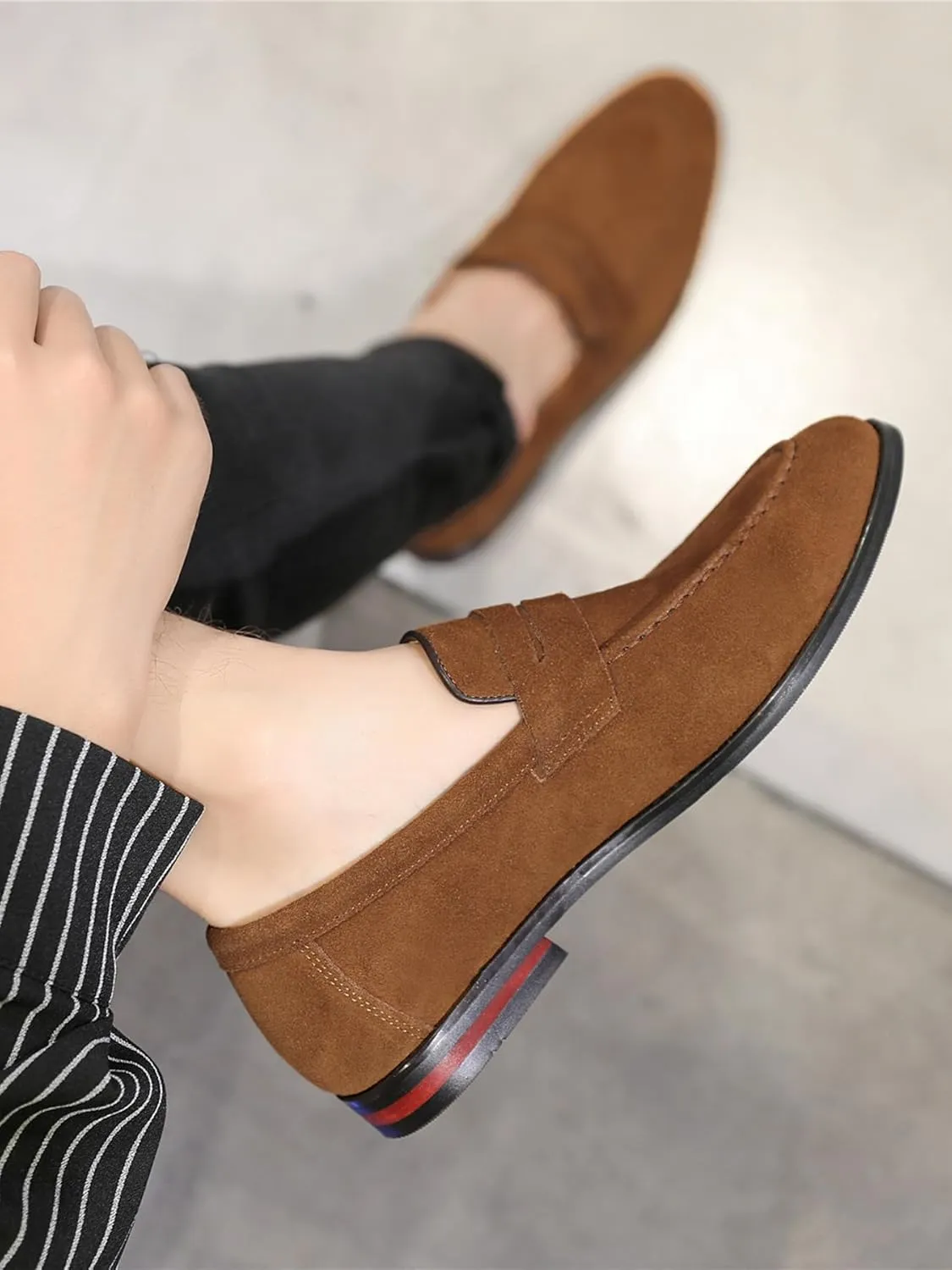 Santimon Penny Loafers for Men, PU Velvet Leather, Moc Toe, Slip-On Dress Casual Office Shoes
