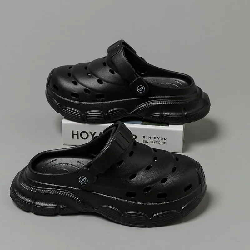Summer men's breathable sandals are fashionable, casual and anti-slip for outdoor beach use