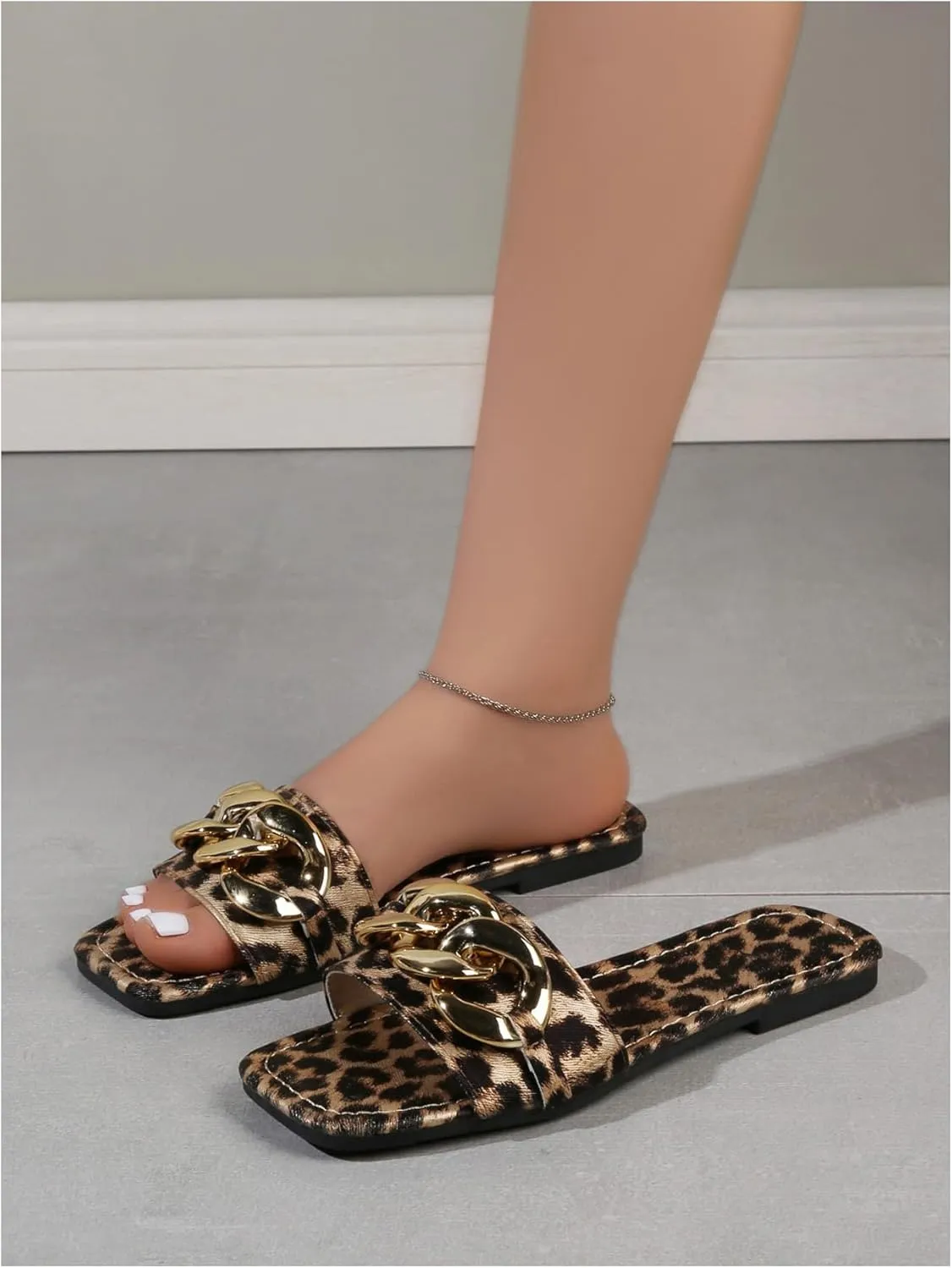 Verdusa Women's Leopard Print Metal Ring Flat Sandals Y2k Square Open Toe Dressy Slippers