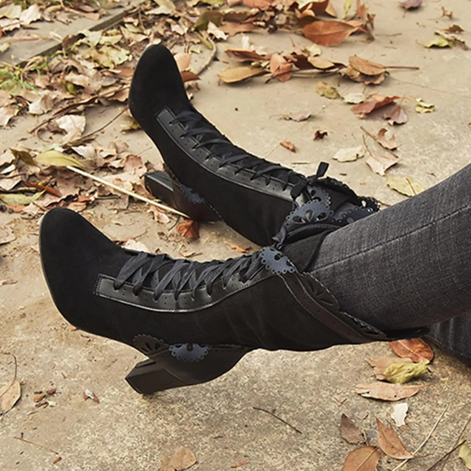 Victorian Boots for Women - Casual Lace Up Renaissance Mid Heels Vintage Halloween Cosplay Witch Shoes