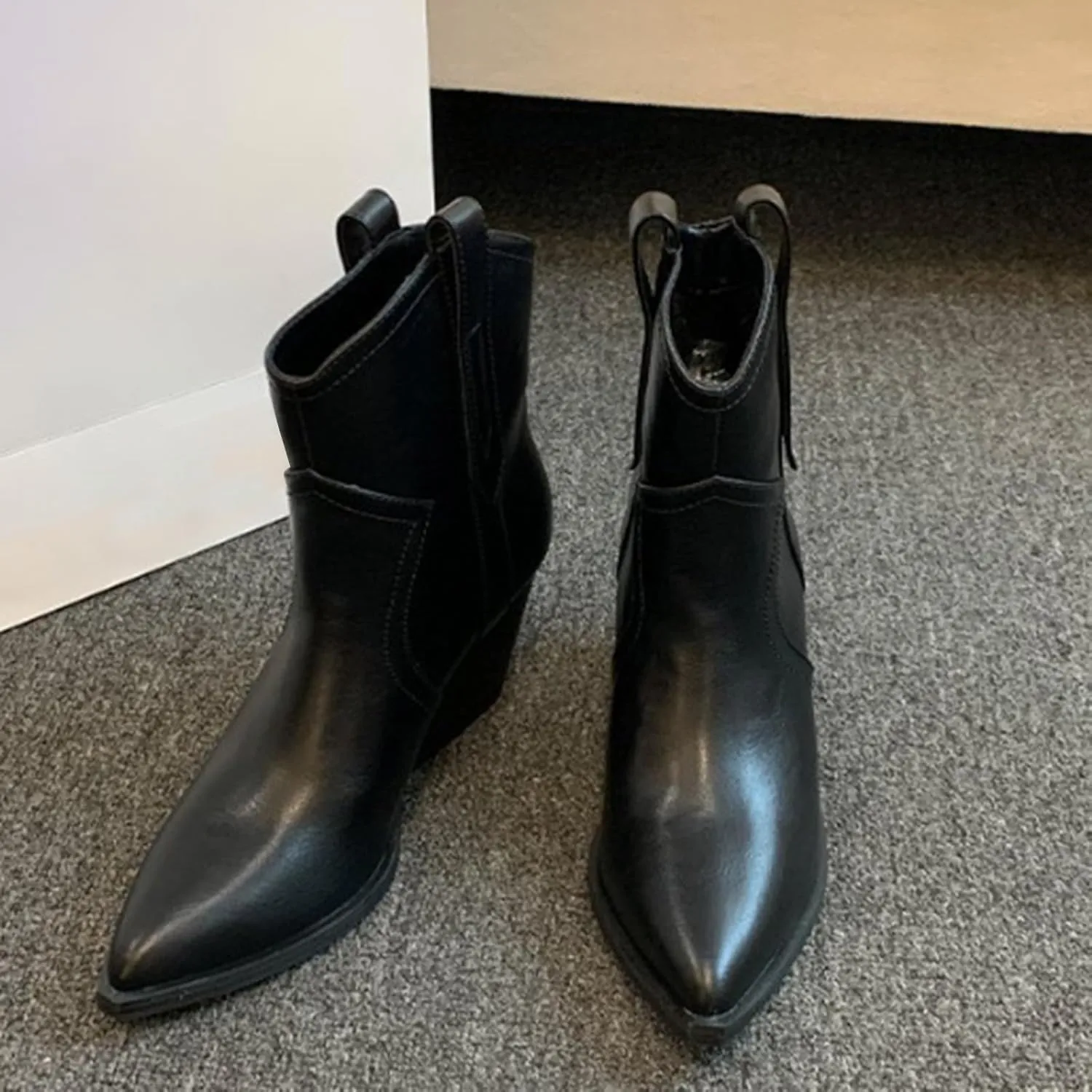Women Ankle Boots Women Booties Ankle Womans Booties Low Cut Boots for Women Black Leather Ankle Boots for Women Chunky Heel Booties To Wear with Dresses Narrow Ankle