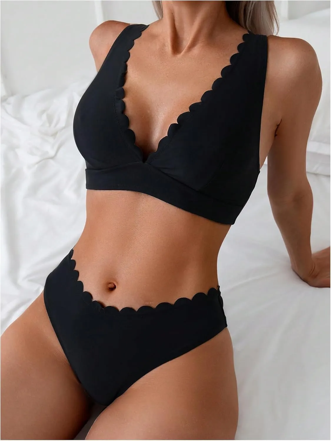 Women's 2 Piece Scallop Trim Bathing Suit V Neck High Cut Bikini Set Wireless Swimsuit