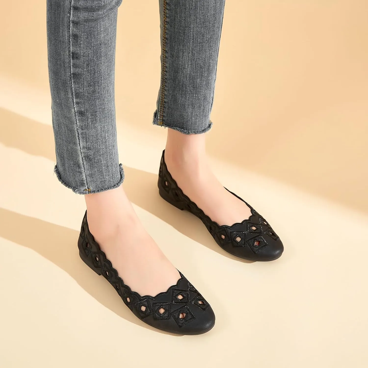Women's Ballet Flats Shoes with Breathable Eyelet,Black and White Dress Shoes for Women,Soft Memoery Foam Flats for Women