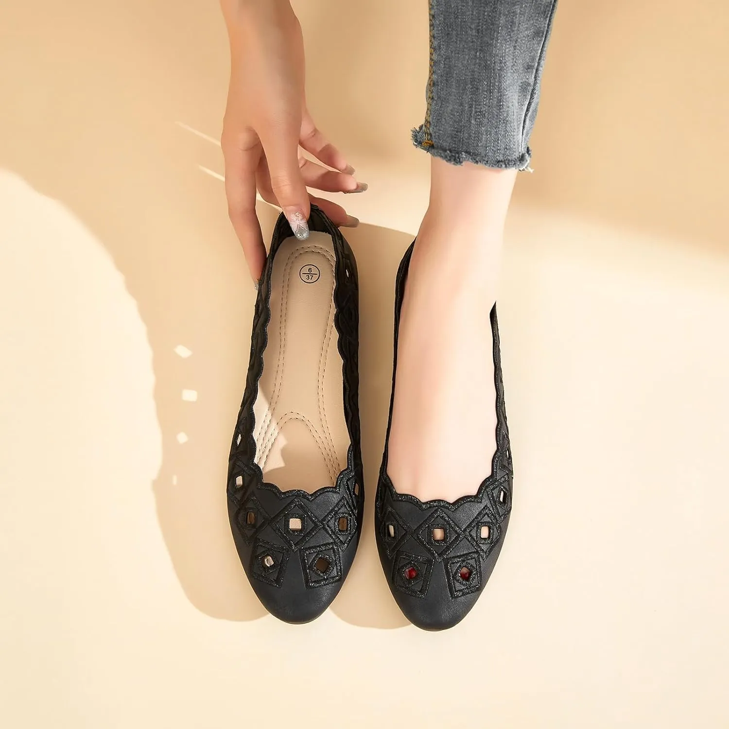 Women's Ballet Flats Shoes with Breathable Eyelet,Black and White Dress Shoes for Women,Soft Memoery Foam Flats for Women