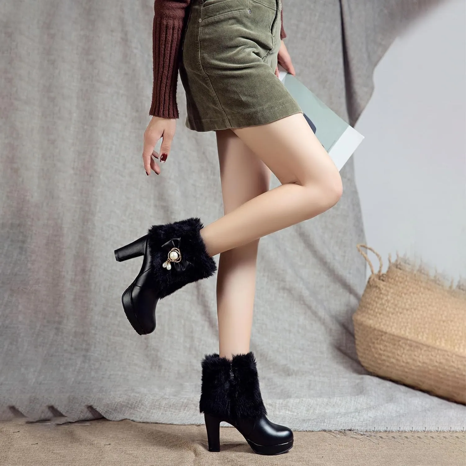 Women's Chunky Platform Ankle Booties Cute Furry Winter Warm Boots Block High Heels Fluffy Short Boot