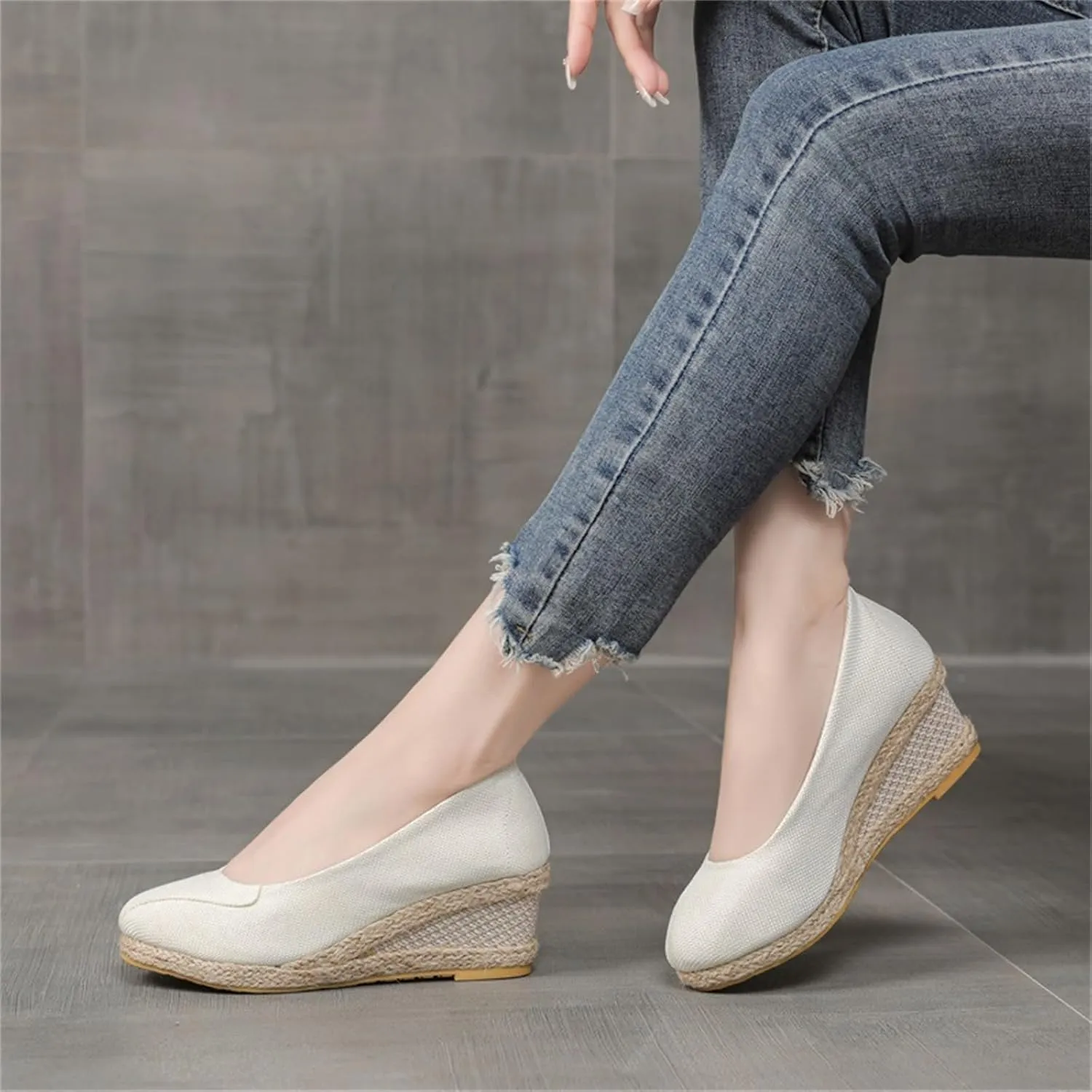 Women's Closed Toe Sandals Slip On Comfortable Platform Wedge Sandals Arch Support Walking Slippers Comfortable Orthopedic Mules Casual Summer Dressy Slippers