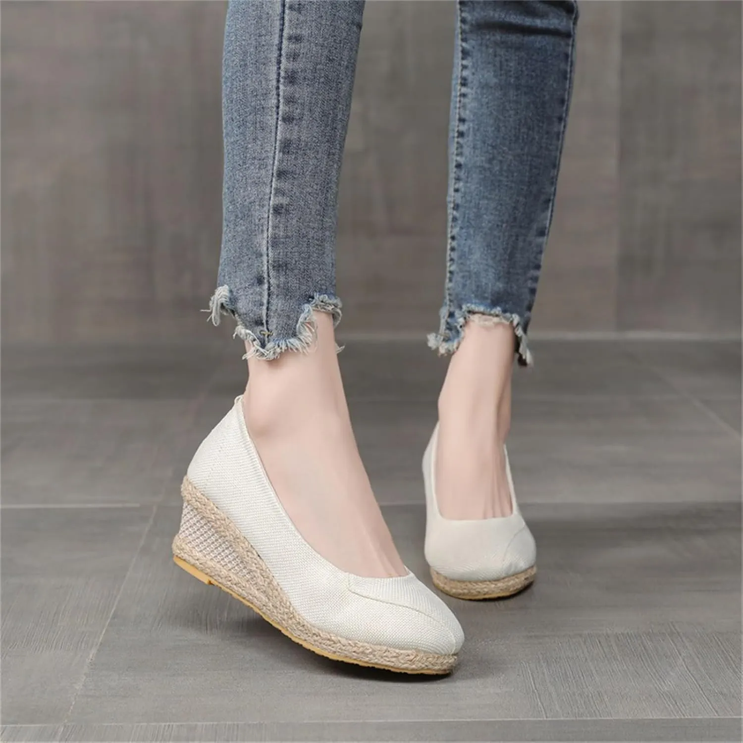 Women's Closed Toe Sandals Slip On Comfortable Platform Wedge Sandals Arch Support Walking Slippers Comfortable Orthopedic Mules Casual Summer Dressy Slippers