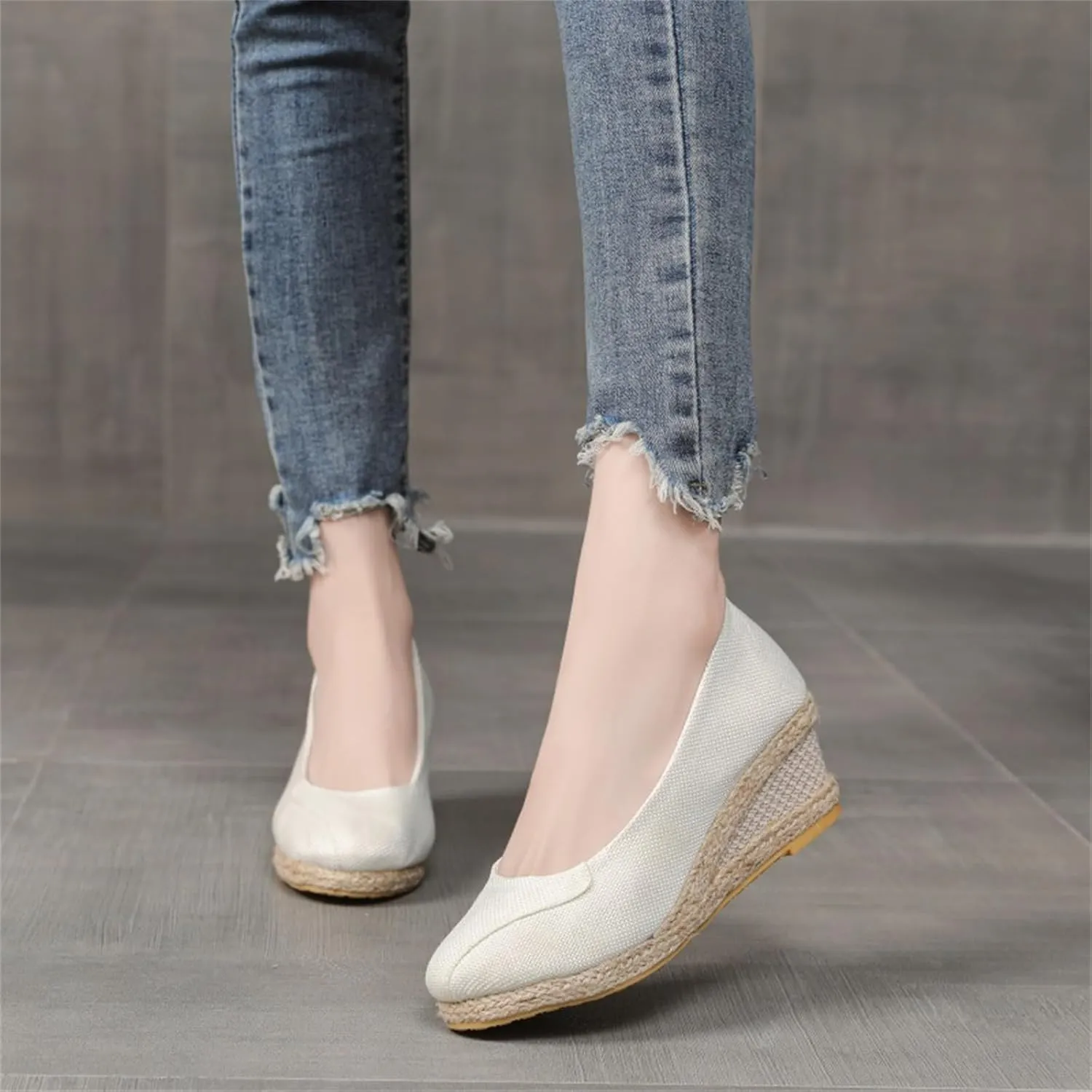 Women's Closed Toe Sandals Slip On Comfortable Platform Wedge Sandals Arch Support Walking Slippers Comfortable Orthopedic Mules Casual Summer Dressy Slippers