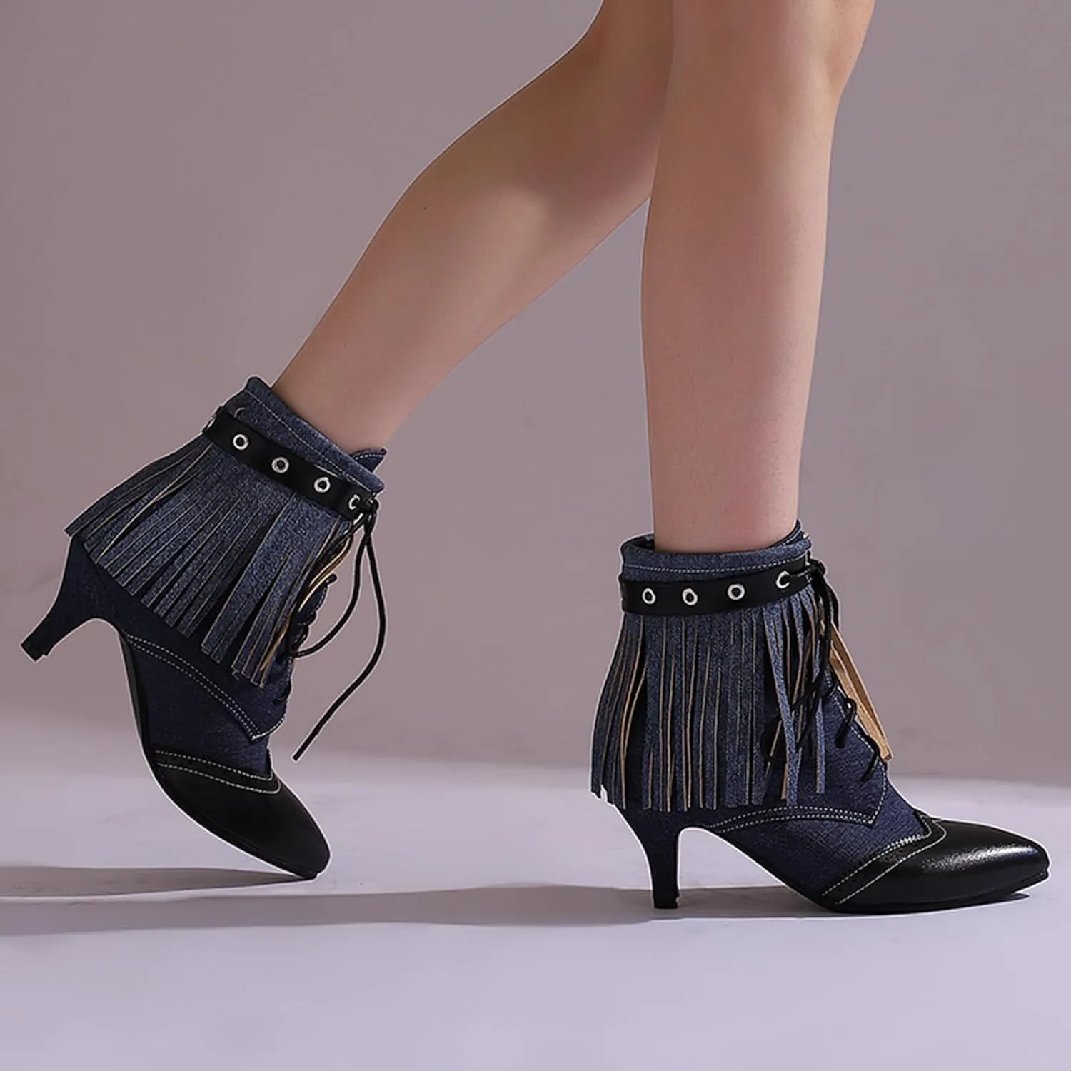 Women's Retro Block Heel and Pointed Toe Ankle Boots Lace-up Short Boots with Tassel