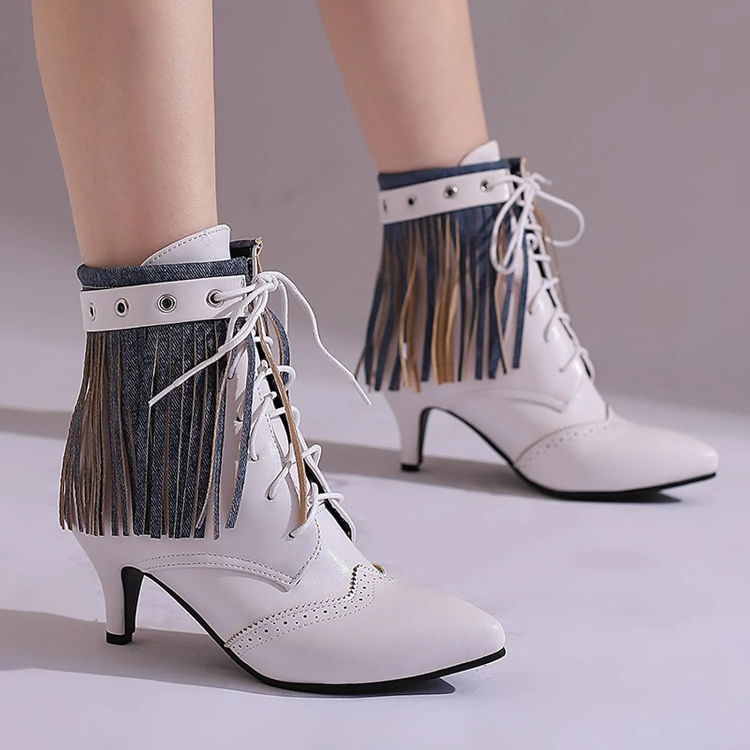 Women's Retro Block Heel and Pointed Toe Ankle Boots Lace-up Short Boots with Tassel