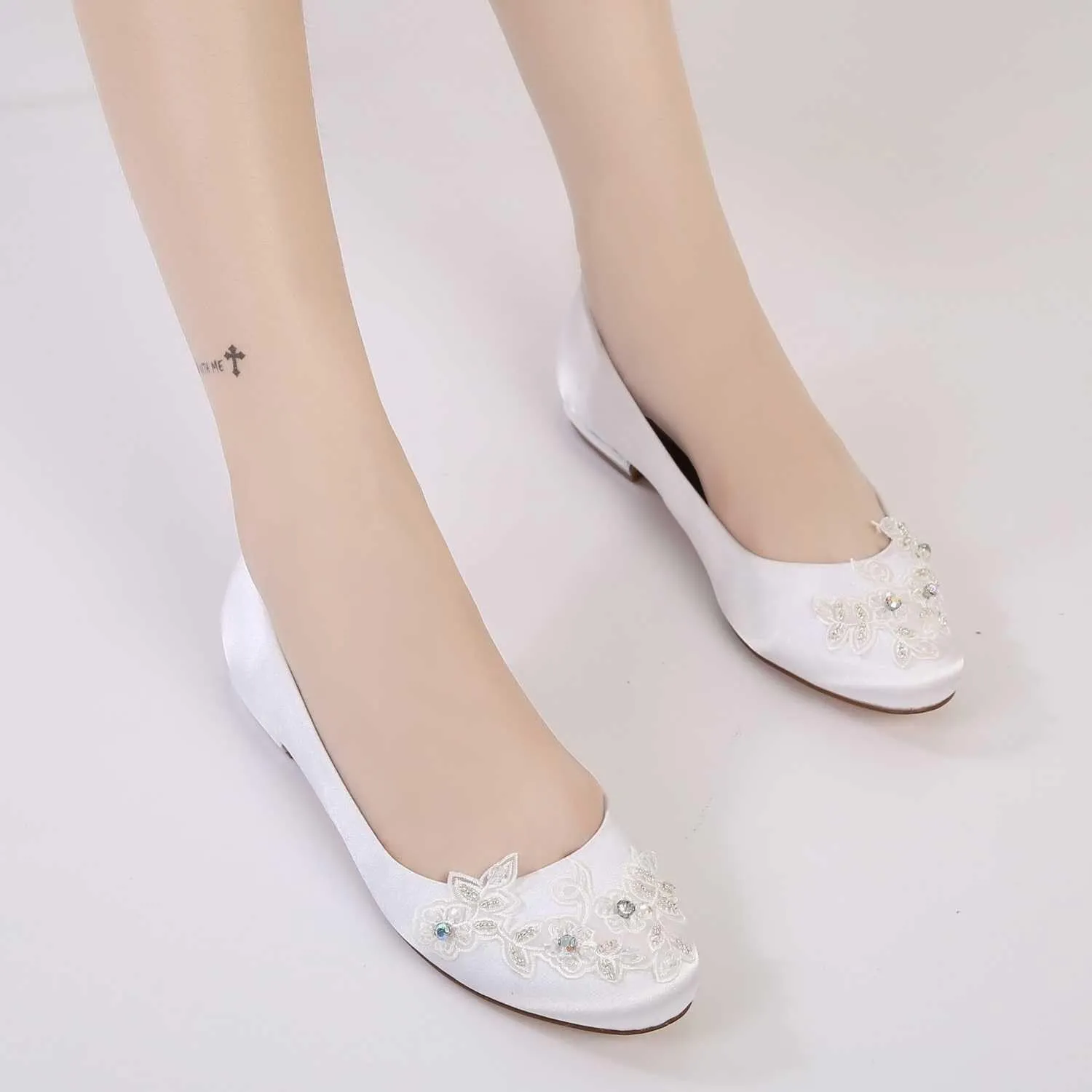 Womens Wedding Shoes Women's Closed-Toe Satin Wedding Flats with Pearl, Slip-On Design, Elegant Flats for The Bride, Proms, Evenings & Bridal Parties(Ivory,9)