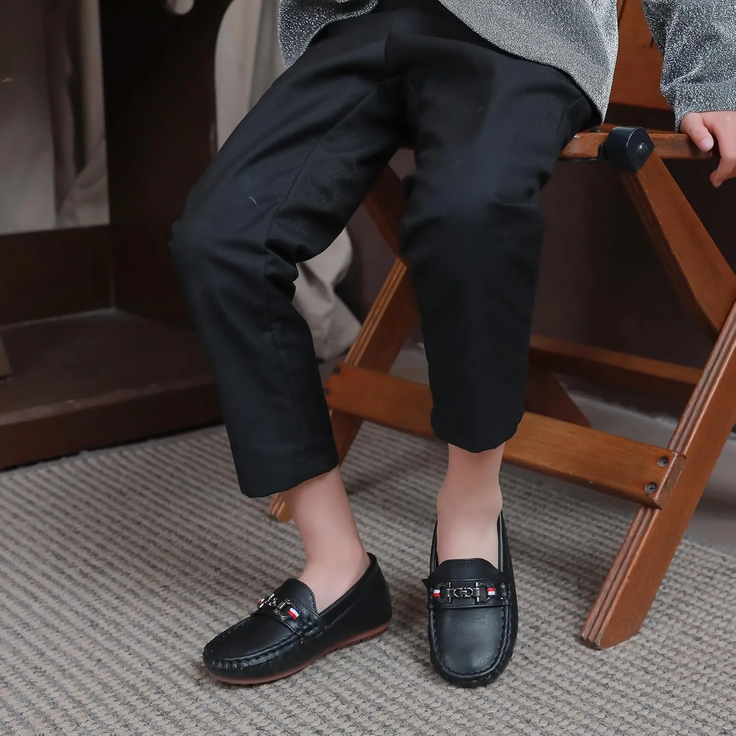 WUIWUIYU Boys Girls Soft Leather Loafer Casual Moccasin Flats Dress Shoes Penny Loafers School Dress Shoes