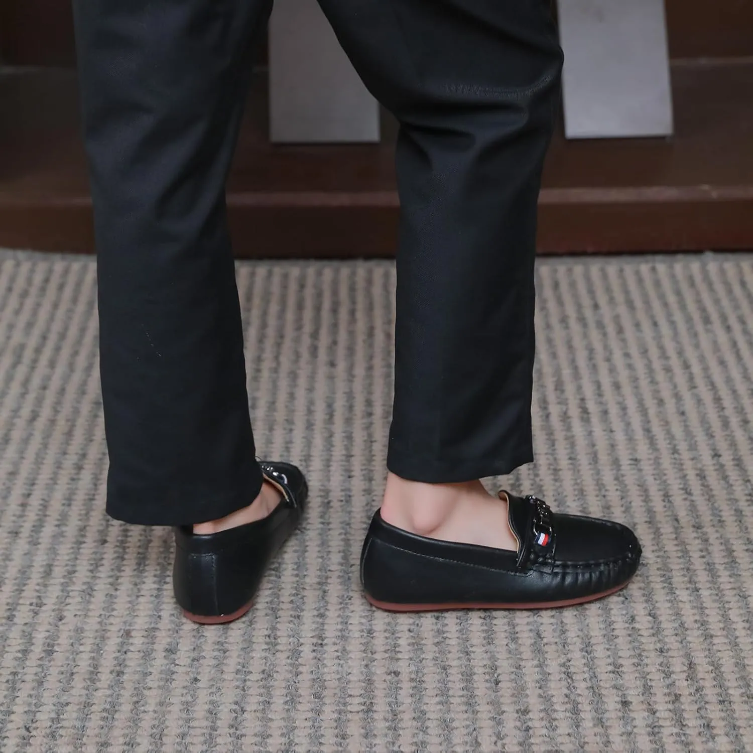 WUIWUIYU Boys Girls Soft Leather Loafer Casual Moccasin Flats Dress Shoes Penny Loafers School Dress Shoes