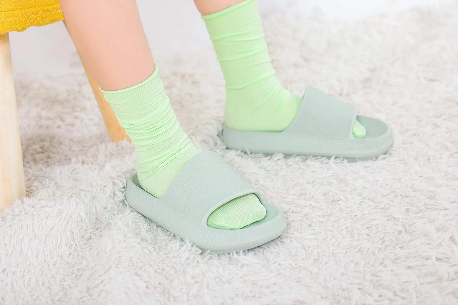 Youecci Cloud Slides for Kids丨Shower Slippers Bathroom Pool Sandals丨Boys Girls Comfy Thick Sole Slippers丨Summer Non-Slip Beach Shoes